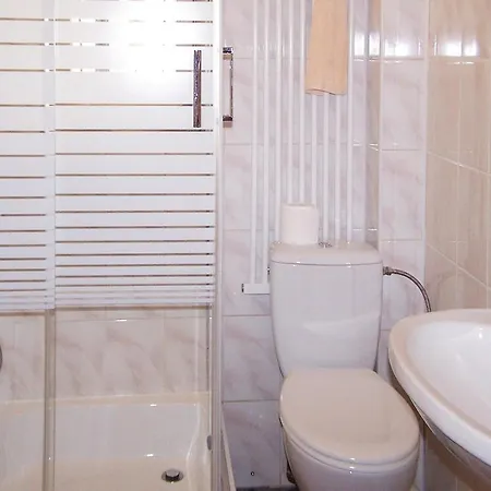Three-bedroom Holiday In בית נופש *