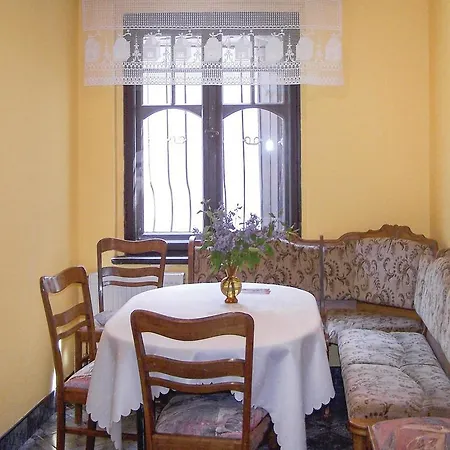 בית נופש Three-bedroom Holiday In *